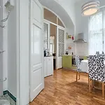 Silvia By Interhome