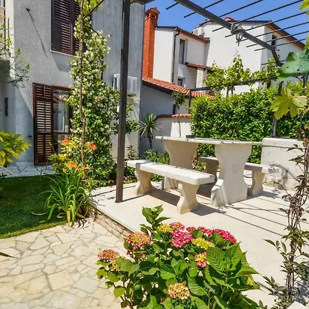 Silvia By Interhome * Pula