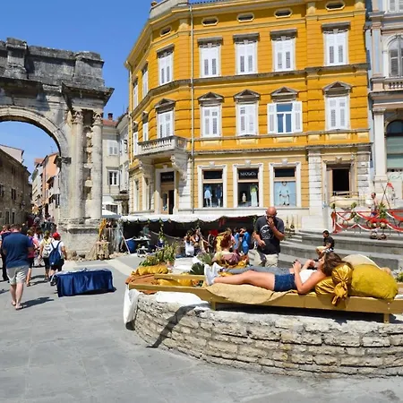 Silvia By Interhome Apartment Pula