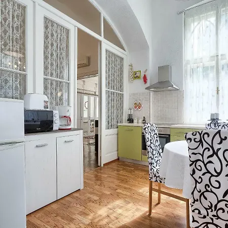 Apartment Silvia By Interhome Pula