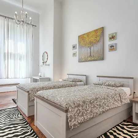 Silvia By Interhome Apartmán *