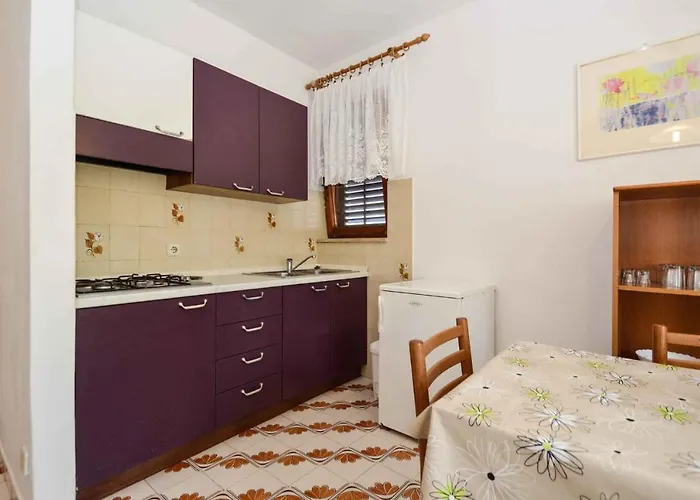 Silvia By Interhome * Pula