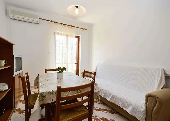 아파트 Silvia By Interhome 풀라