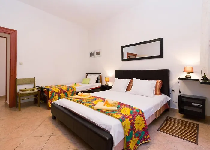 Silvia By Interhome 풀라