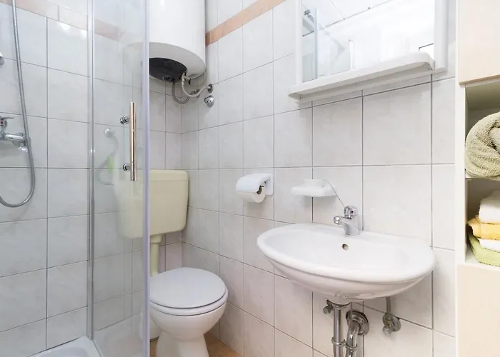 Silvia By Interhome * 풀라