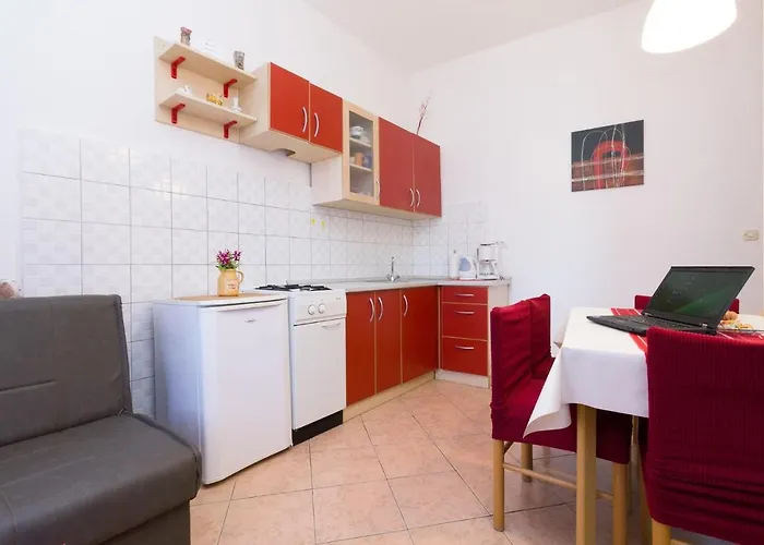 아파트 Silvia By Interhome 풀라