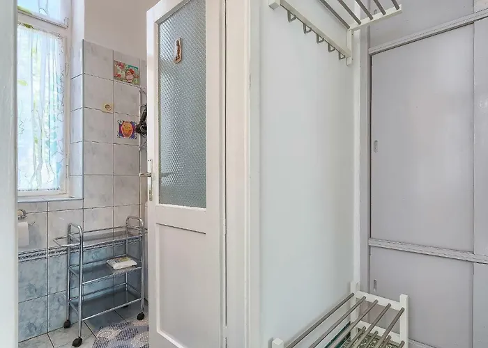 Silvia By Interhome Daire Pula