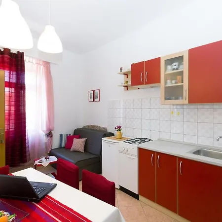 Apartment Apartment Silvia By Interhome