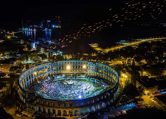 Lejlighed Silvia By Interhome Pula