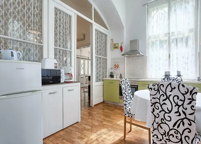 Lejlighed Silvia By Interhome Pula