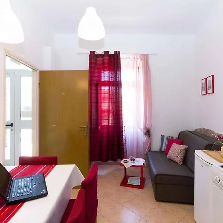 Appartamento Silvia By Interhome *